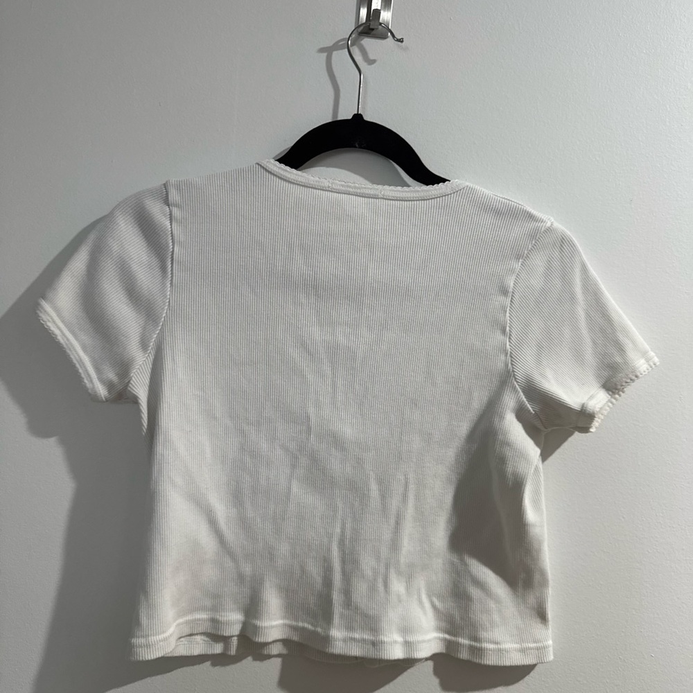 White Button-Up Cropped Top - Picture 2 of 2
